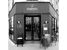 Facade Harper's Paris 